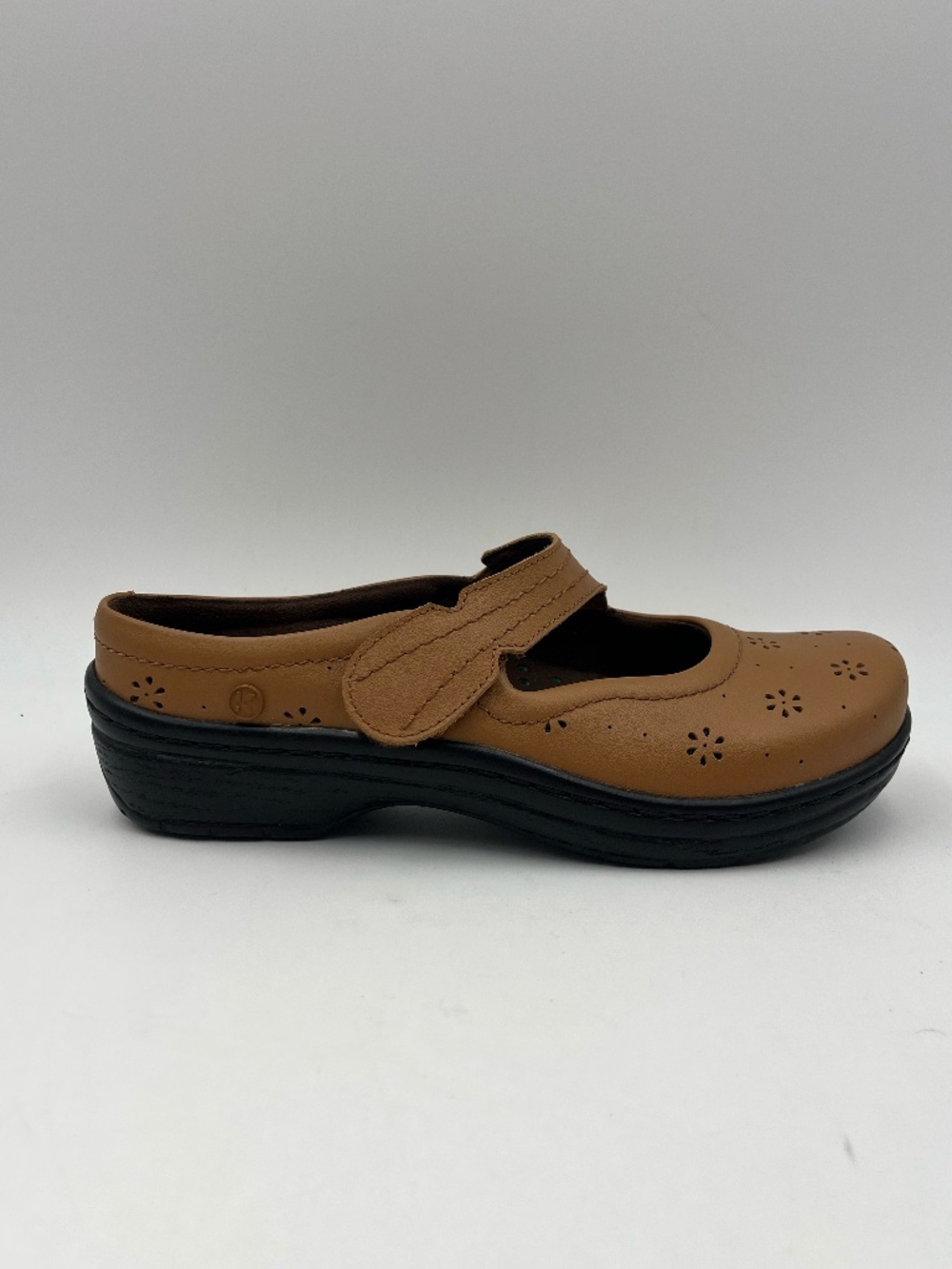 Klogs Quinn Mary-Jane, Cashew Leather Colorway, Women's Size 7